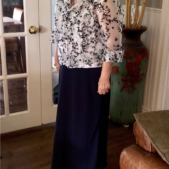 Mother of the Bride dress and jacket - Picture 9 of 12